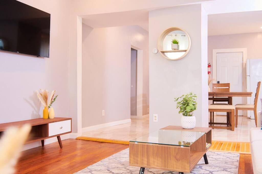 Cozy Apartment 1St 10Min Walk Downtown And City View Providence Luaran gambar